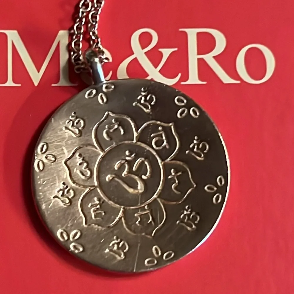 Vintage Me & Ro 10K LARGE Chakra Om Flower Pendant Necklace 18” - Picture 4 of 12